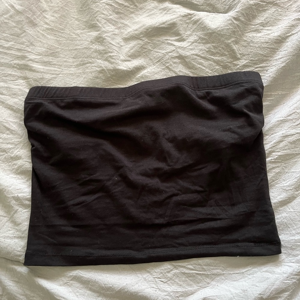 Black sleeveless top